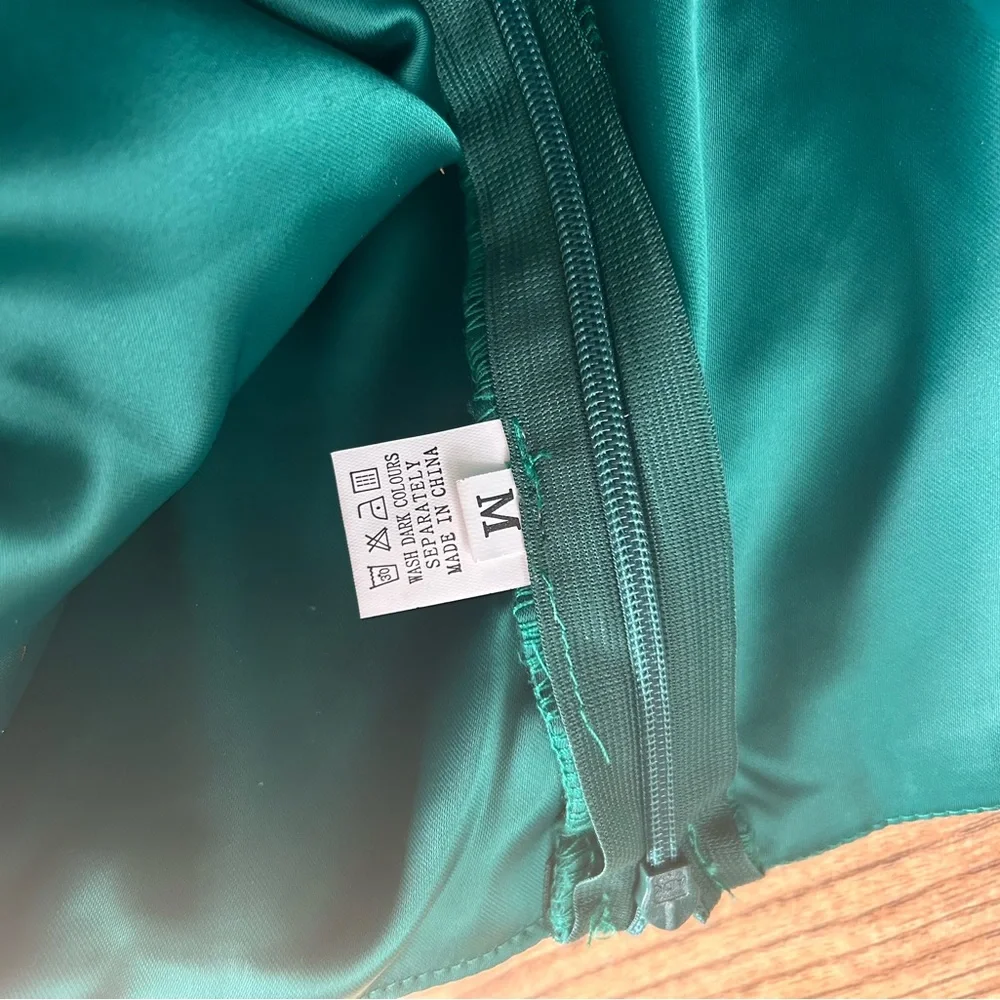 Green silk-like asymmetrical dress - Picture 3 of 4